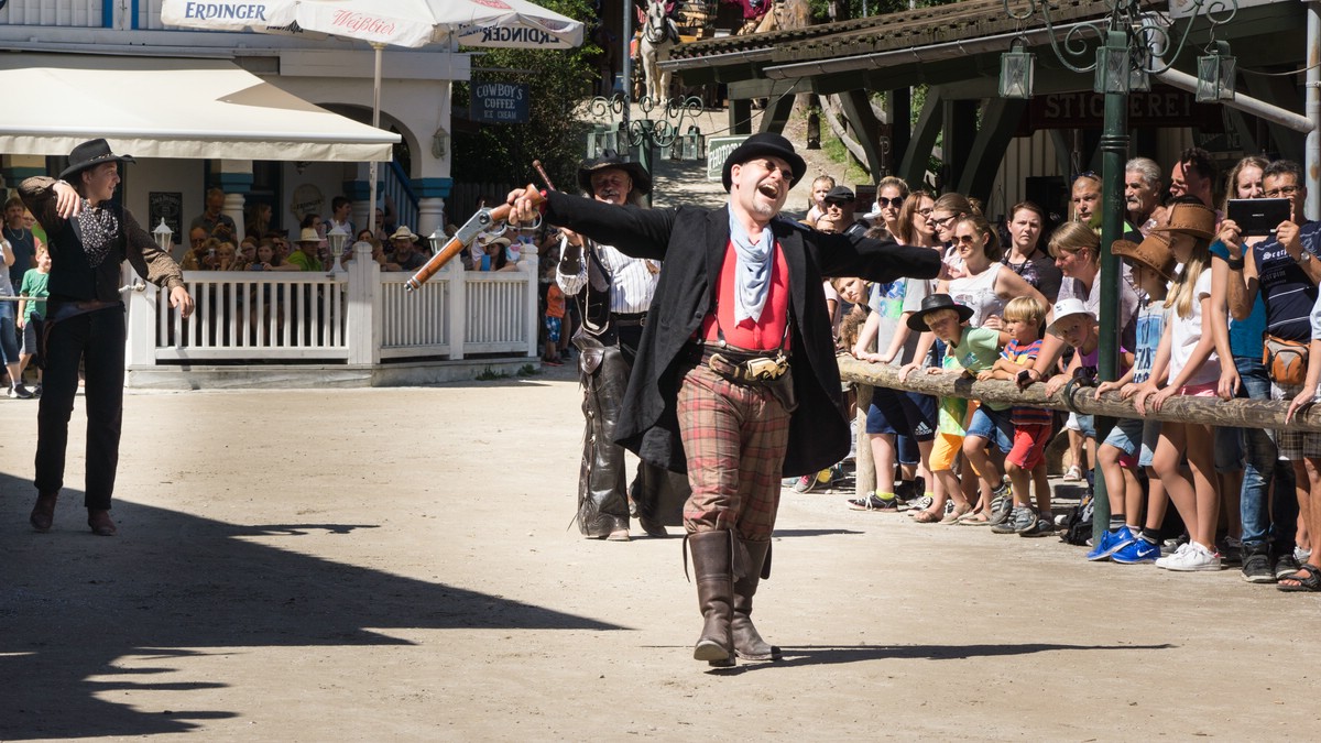 O Fotomagazin / Pullman City 2016